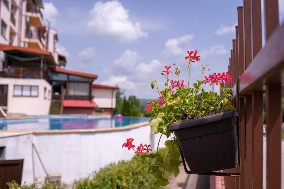 Tryavna Lake Hotel & Spa Buitenkant foto