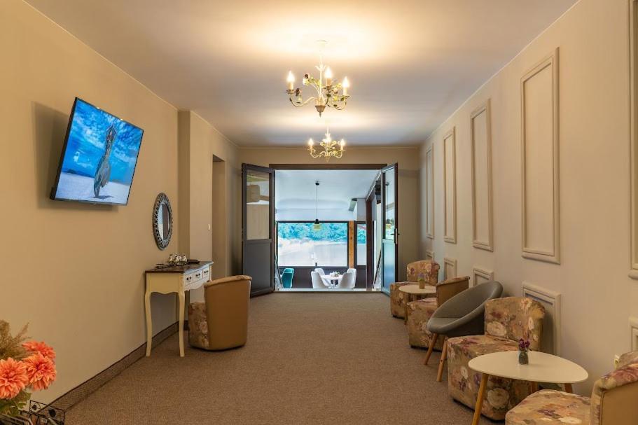 Tryavna Lake Hotel & Spa Buitenkant foto