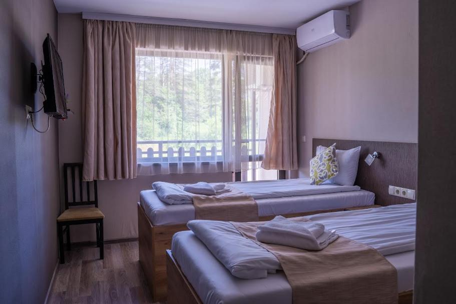 Tryavna Lake Hotel & Spa Buitenkant foto